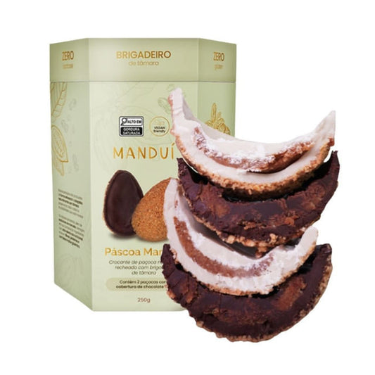 Embalagem-do-Pascoa-Mandui-250g-ao-fundo-com-pedacos-da-pacoca-crocante-recheada-com-brigadeiro-de-tamara-e-cobertura-de-chocolate-70-.