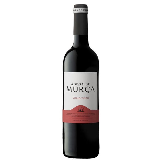 Imagem-de-uma-garrafa-de-Vinho-Tinto-Adega-de-Murca-com-rotulo-branco-e-detalhes-vermelhos-destacando-o-nome-do-vinho-em-letras-pretas.