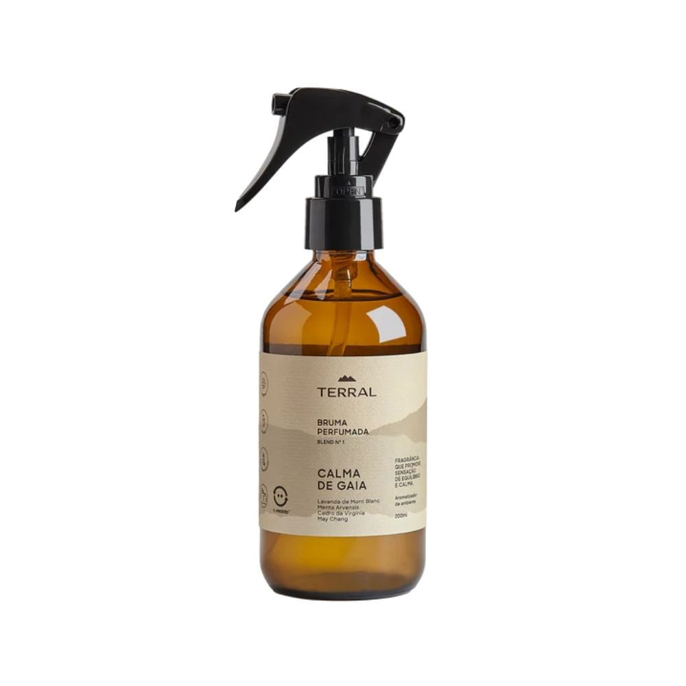 Frasco-ambar-de-Bruma-Perfumada-Calma-de-Gaia-Terral-200ml-com-spray-preto-e-rotulo-bege-destacando-oleos-essenciais-relaxantes.