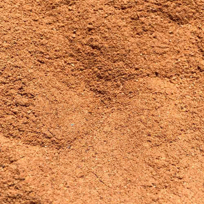 Canela-em-po-com-textura-fina-ideal-para-uso-culinario-e-preparo-de-bebidas