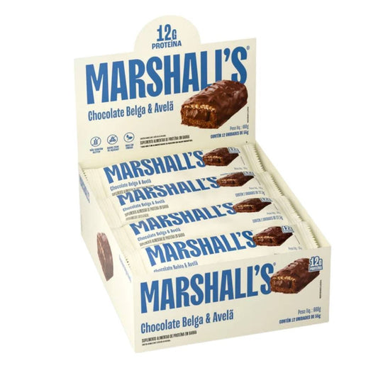 Display-de-caixa-com-Barra-de-Proteina-Marshalls-sabor-Chocolate-Belga-e-Avela-embalagem-branca-com-12g-de-proteina-destacada.