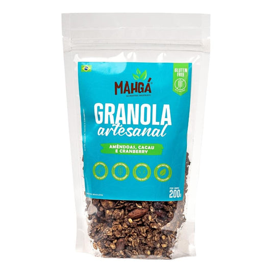 Embalagem-de-granola-Mahga-200g-com-rotulo-azul.-A-palavra--Granola--esta-em-destaque-na-frente-do-pacote.