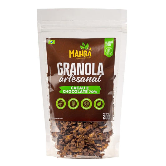 Embalagem-de-granola-com-rotulo-marrom-e-verde-destacando-“Granola-artesanal-cacau-e-chocolate-70-”-em-embalagem-de-200g.
