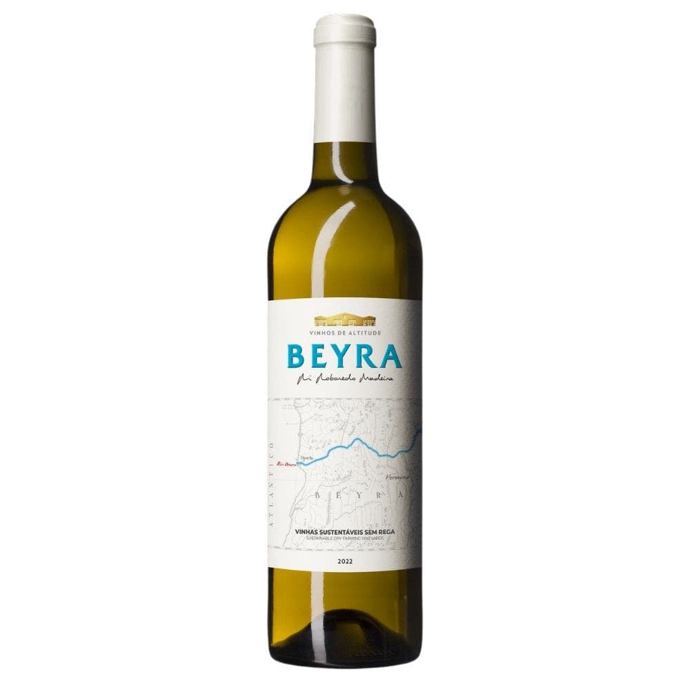 Garrafa-de-Vinho-Branco-Beyra-2022-com-rotulo-branco-detalhes-em-azul-e-dourado-exibida-em-fundo-branco-para-destaque-visual.